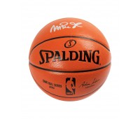 Профессиональный баскетбольный мяч с автографом Мэджика Джонсона